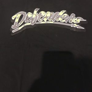 Defend Hawaii Men’s Large shirt.